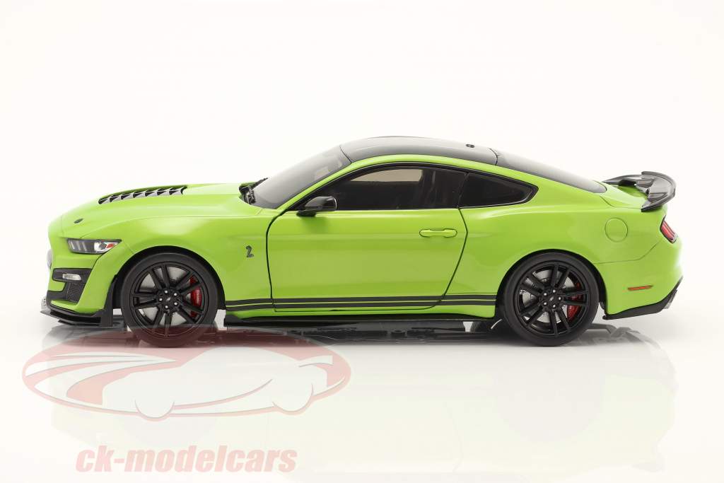 Ford Mustang Shelby GT500 year 2020 green metallic 1:18 Solido