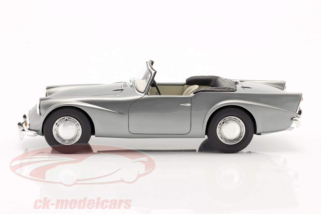 Daimler SP 250 Roadster year 1959-64 silver grey metallic 1:18 Cult Scale