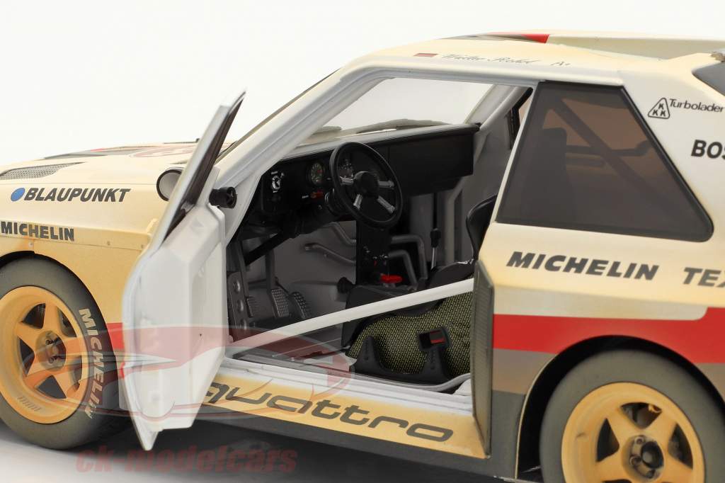 Set Walter Röhrl: Audi quattro S1 Dirty Version #1 ganador Pikes Peak 1987 con figura 1:18 CMR