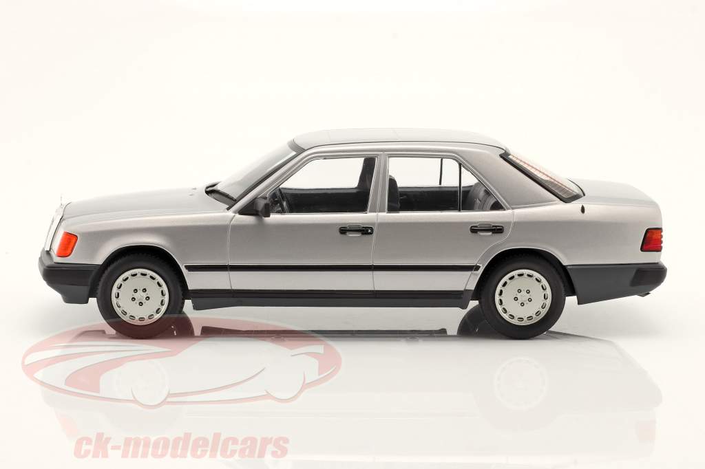 Mercedes-Benz 260E (W24) Année de construction 1984 argent 1:18 Model Car Group