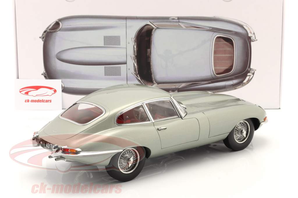Jaguar E-Type Coupe Baujahr 1964 grau metallic 1:12 Norev