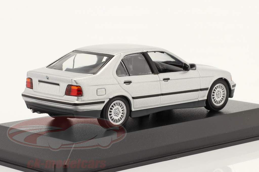 BMW 3-Series (E36) Año de construcción 1991 plata 1:43 Minichamps