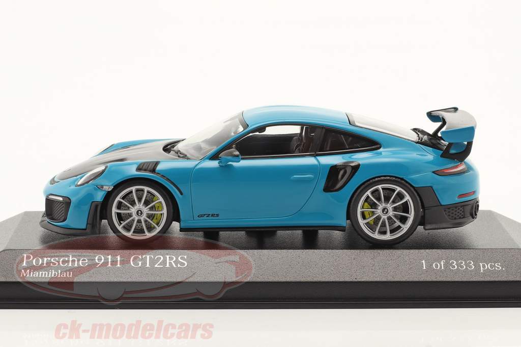 Porsche 911 (991 II) GT2 RS 2018 Miami blå / sølv fælge 1:43 Minichamps