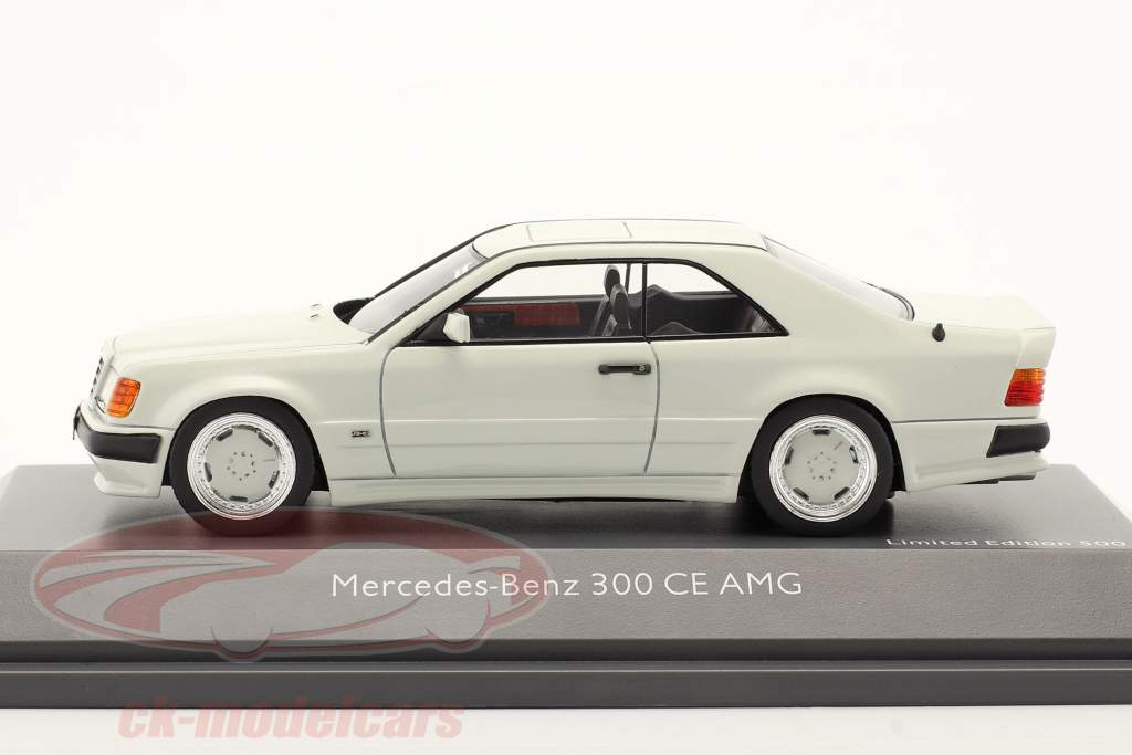 Mercedes-Benz 300 CE AMG 6.0 Coupe (C124) Année de construction 1988 blanche 1:43 Schuco