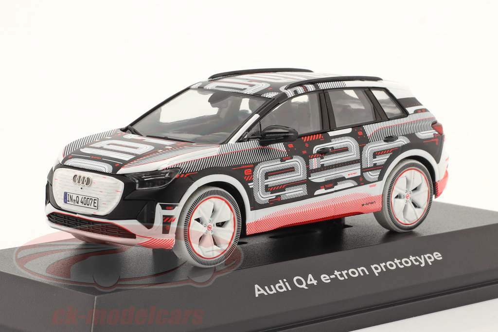 Audi Q4 e-tron prototipo Año de construcción 2021 blanco / negro / rojo 1:43 Spark