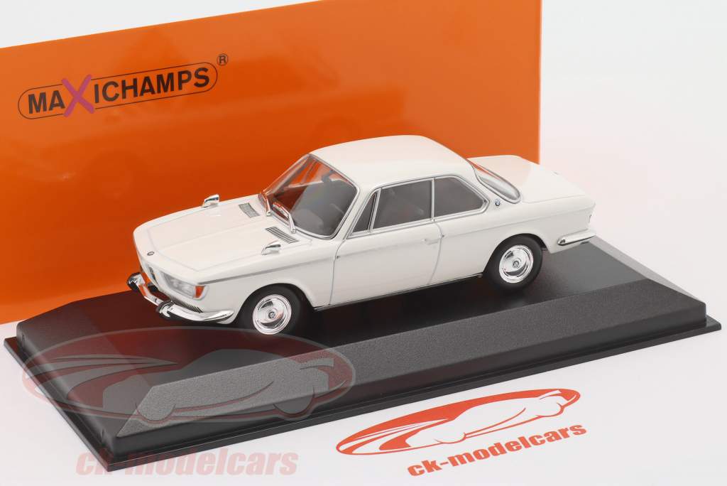 BMW 2000 CS Coupe year 1967 white 1:43 Minichamps