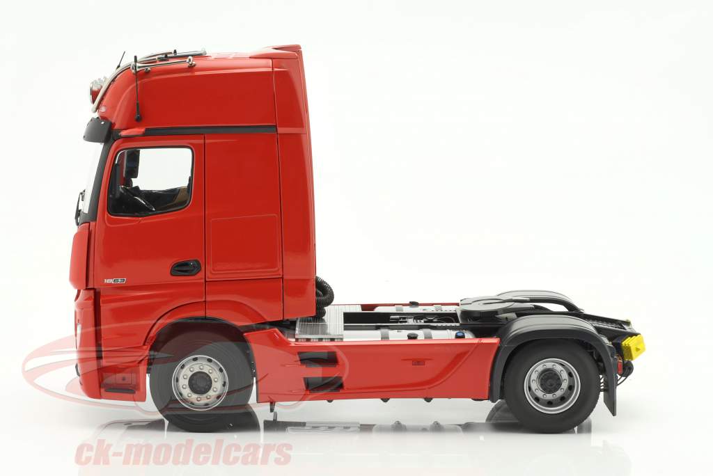 Mercedes-Benz Actros Gigaspace 4x2 SZM fire red 1:18 NZG