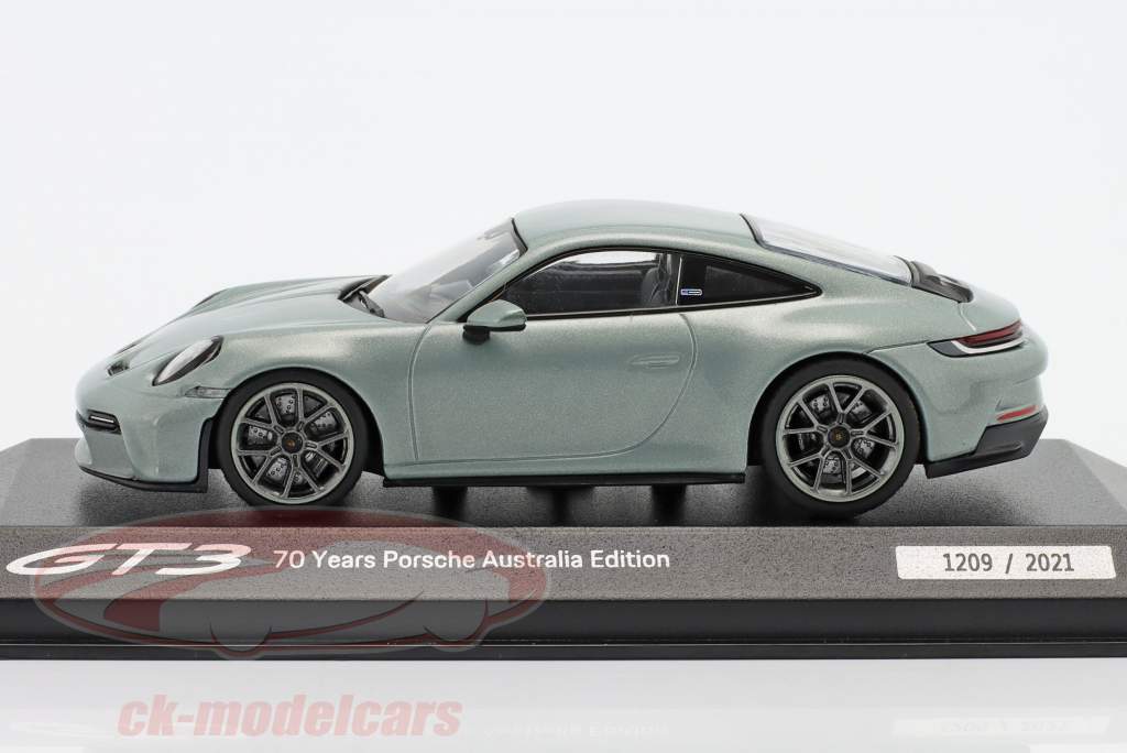 Porsche 911 (992) GT3 Touring 70 Flere år Porsche Australien 2021 sølvgrå metallisk 1:43 Minichamps