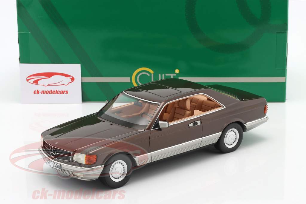 Mercedes-Benz 380 SEC (C126) Année de construction 1982 brun métallique 1:18 Cult Scale