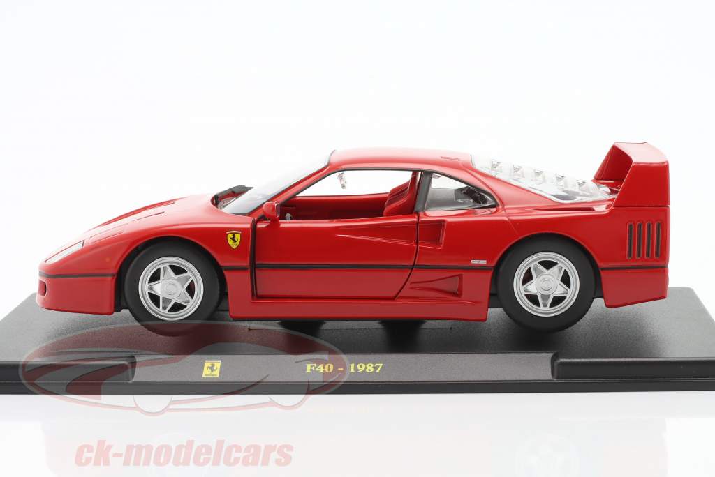 Ferrari F40 Ano de construção 1987 vermelho 1:24 Bburago