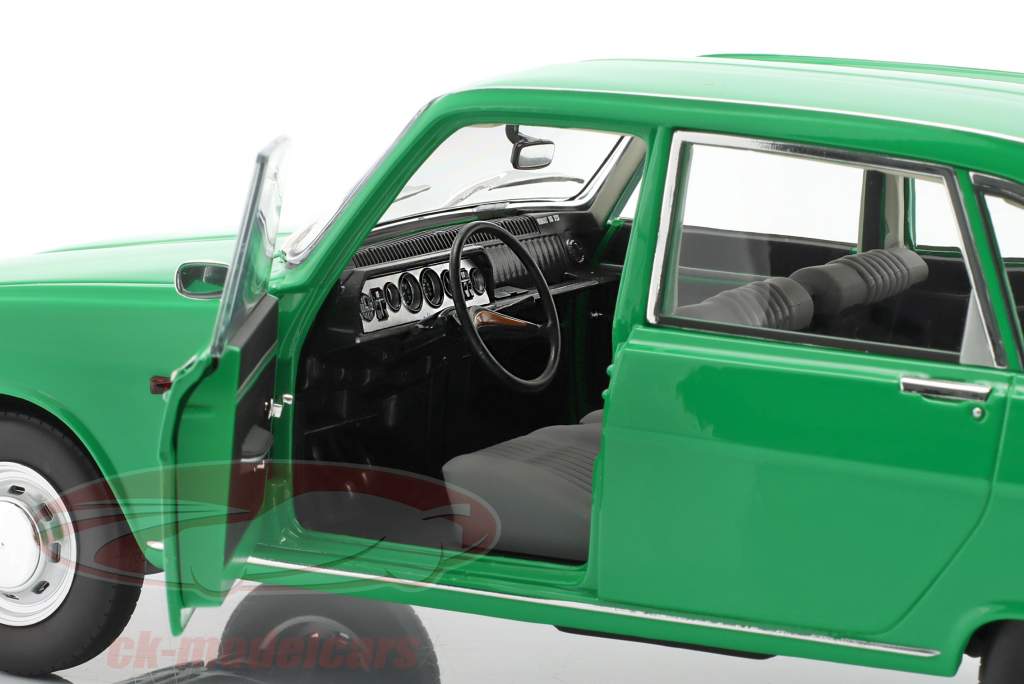 Renault 16 (R16) TS Année de construction 1971 vert 1:18 Norev