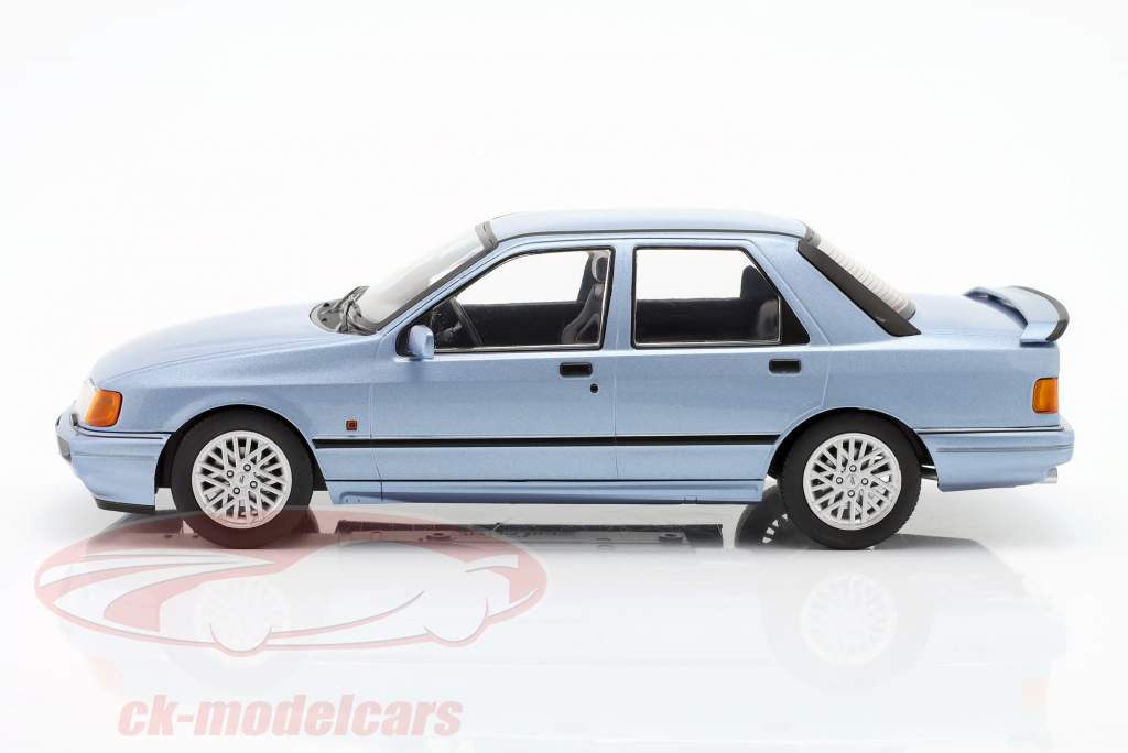 Ford Sierra Cosworth Année de construction 1988 bleu argenté métallique 1:18 Model Car Group