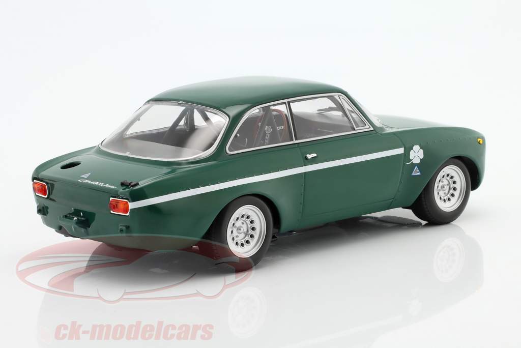 Alfa Romeo GTA 1300 Junior Byggeår 1971 grøn 1:18 Minichamps