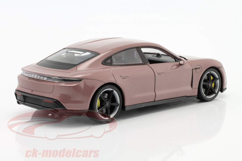 Porsche Taycan Turbo S Byggeår 2020 frosne bær metallisk 1:24 Welly