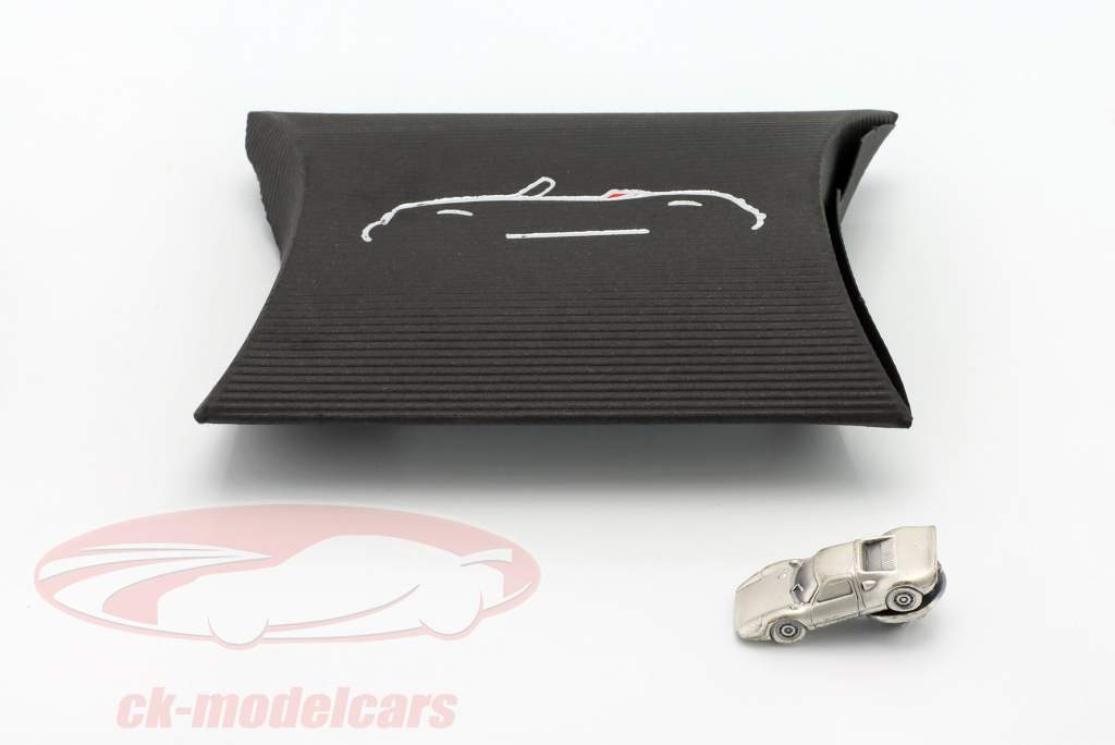 Pin Porsche 904 GTS silber
