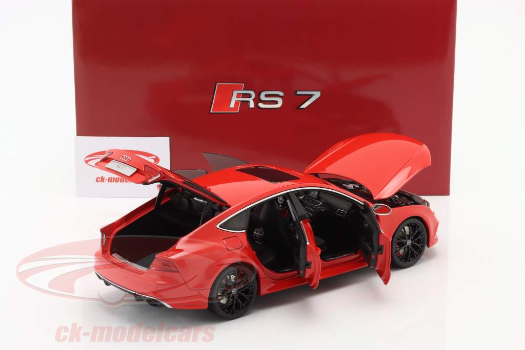 Audi RS 7 (C7) 4.0 TFSI Sportback 2016 rojo 1:18 KengFai
