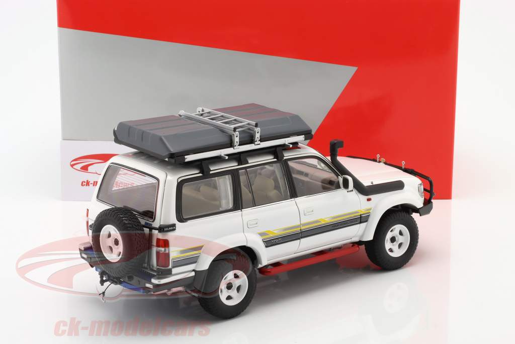 Toyota Land Cruiser J8 LHD mit Dachbox weiß 1:18 KengFai
