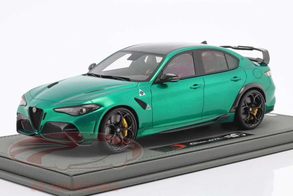 Alfa Romeo Giulia GTAM Byggeår 2020 Montreal grøn 1:18 BBR