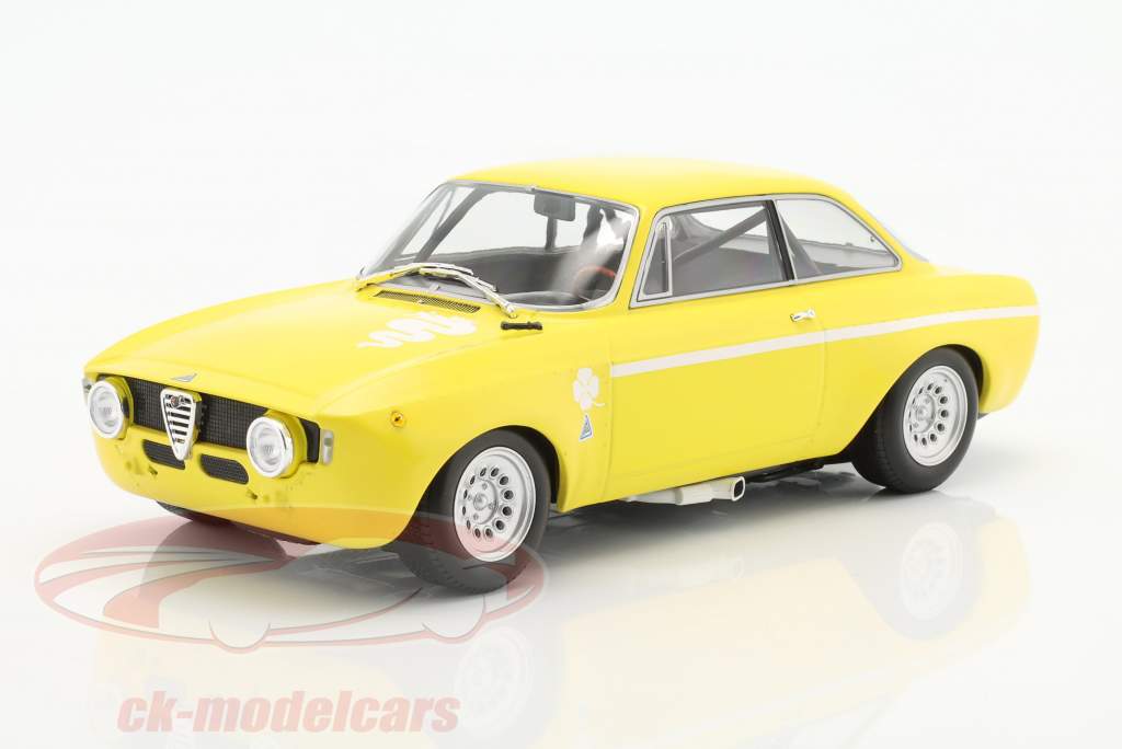Alfa Romeo GTA 1300 Junior year 1971 yellow 1:18 Minichamps