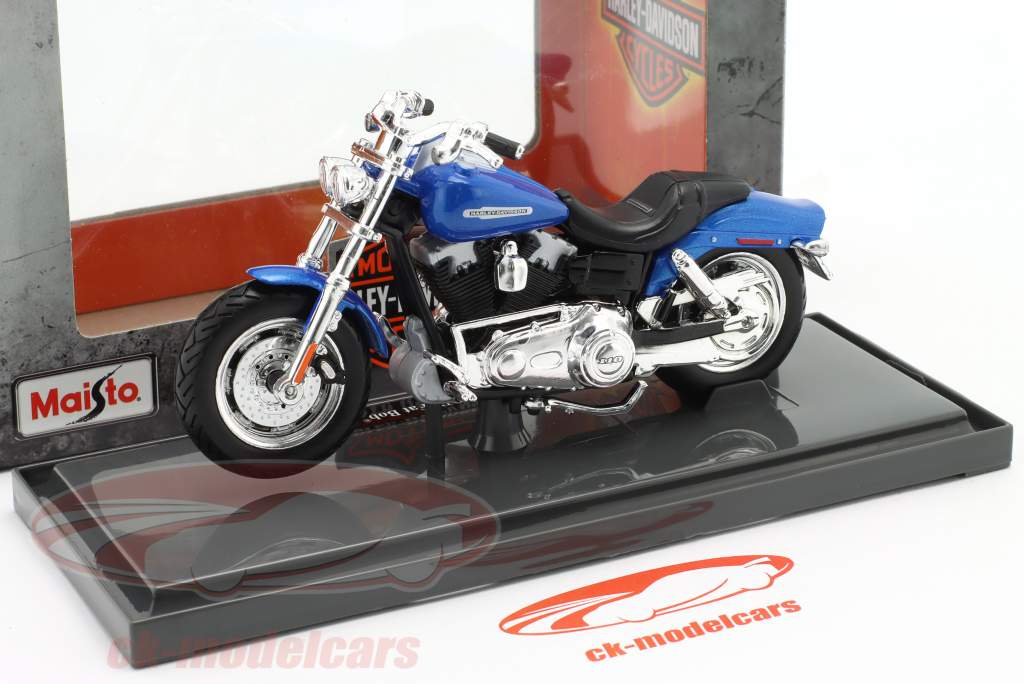 Harley-Davidson FXDFSE CVO Fat Bob Baujahr 2009 blau / schwarz 1:18 Maisto
