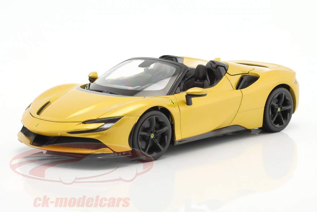 Ferrari SF90 Spider bouwjaar 2021 goud metalen 1:18 Bburago