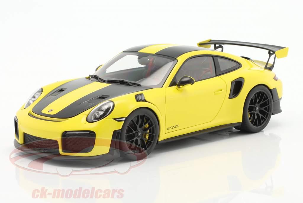 Porsche 911 (991 II) GT2 RS Вайсах пакеты 2017 гонки желтый 1:18 AUTOart