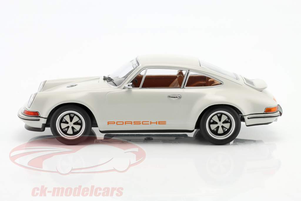 Singer coupé Porsche 911 modification gris clair 1:18 KK-Scale