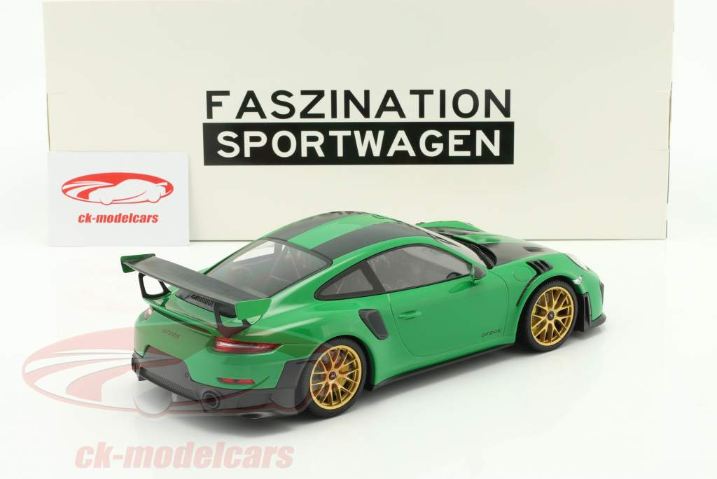 Porsche 911 (991 II) GT2 RS Weissach pakke 2018 viper grøn / gylden fælge 1:18 Minichamps