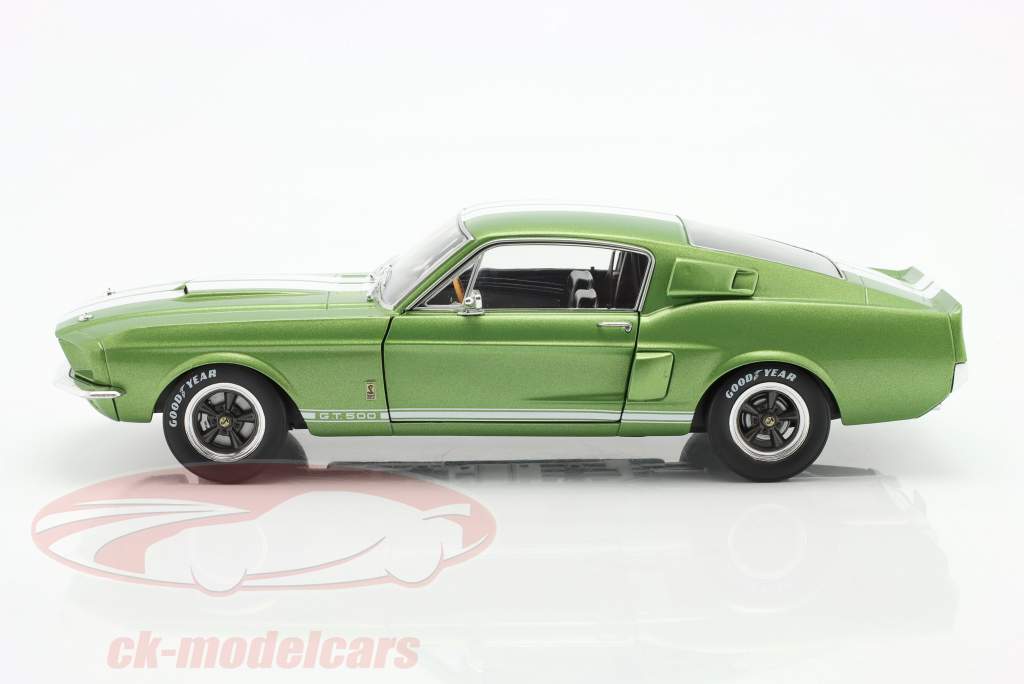 Ford Mustang Shelby GT500 Byggeår 1967 lime grøn / hvid 1:18 Solido