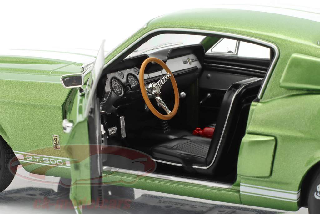 Ford Mustang Shelby GT500 Baujahr 1967 limettengrün / weiß 1:18 Solido