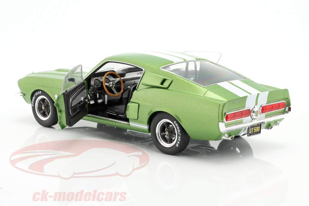 Ford Mustang Shelby GT500 Byggeår 1967 lime grøn / hvid 1:18 Solido