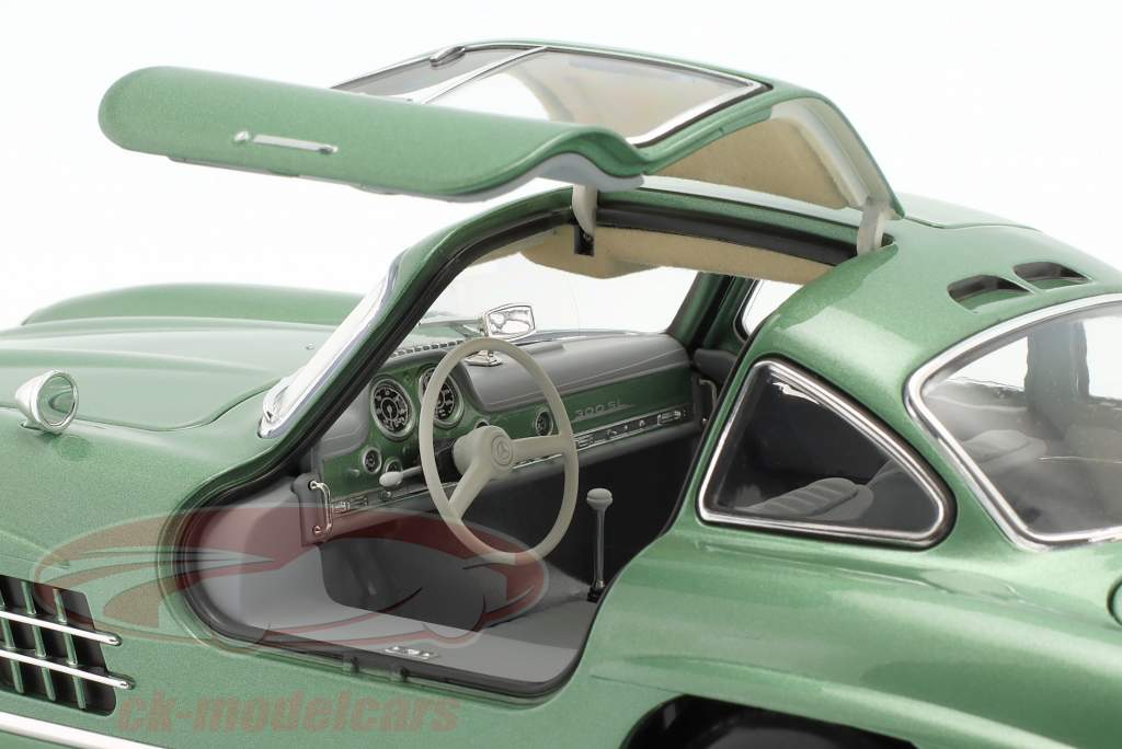 Mercedes-Benz 300 SL (W198) year 1954-1957 light green 1:18 Norev