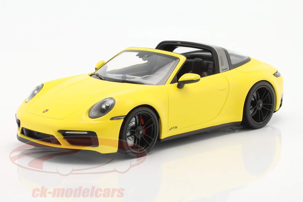 Porsche 911 (992) Targa 4 GTS year 2021 racing yellow 1:18 Minichamps