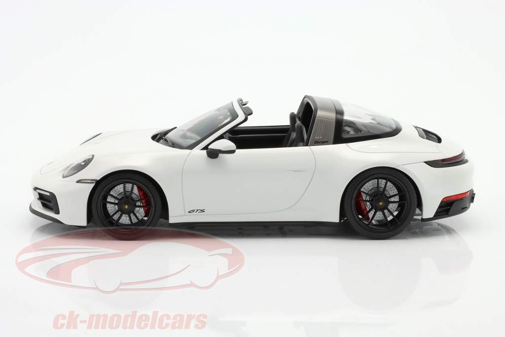 Porsche 911 (992) Targa 4 GTS Byggeår 2021 hvid 1:18 Minichamps