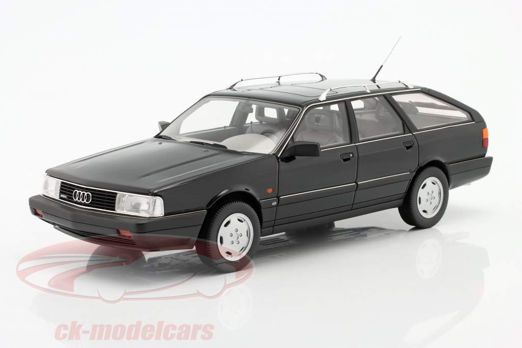 Audi 200 Avant 20V quattro Byggeår 1991 strålende sort 1:18 DNA Collectibles