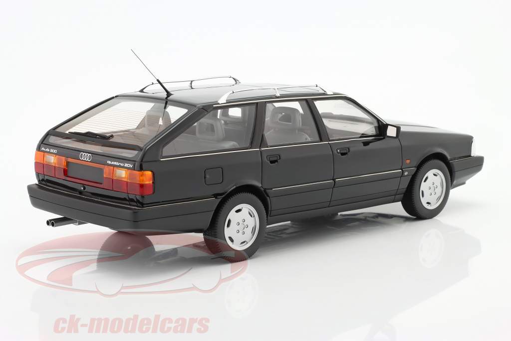 Audi 200 Avant 20V quattro Baujahr 1991 brillantschwarz 1:18 DNA Collectibles