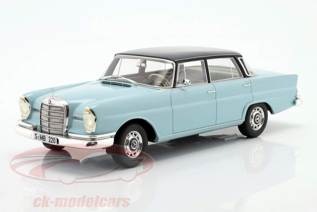 Mercedes-Benz 220SE (W111) Baujahr 1966 hellblau / dunkelblau 1:18 Cult Scale