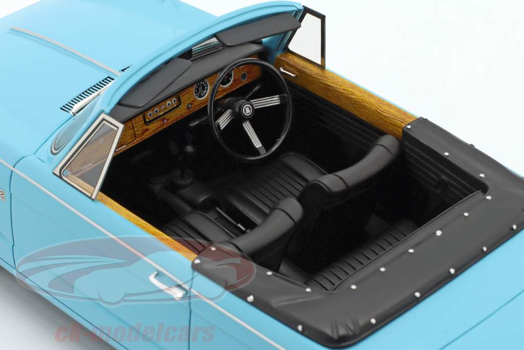 Triumph Vitesse Mk II DHC convertible RHD Año de construcción 1968 Azul claro 1:18 Cult Scale