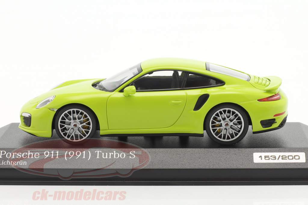 Porsche 911 (991) Turbo S lysegrøn 1:43 Minichamps