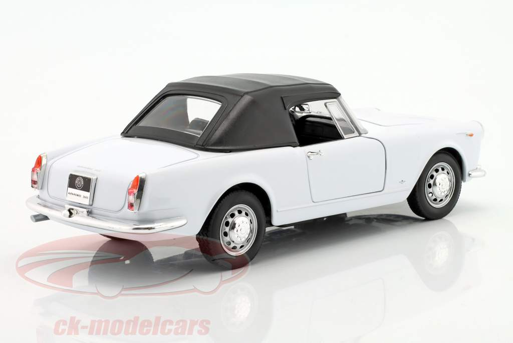 Alfa Romeo Spider 2600 with soft top year 1960 white 1:24 Welly