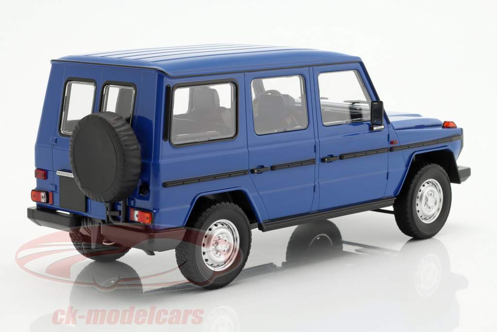 Mercedes-Benz modelo G LWB (W460) Año de construcción 1980 azul oscuro 1:18 Minichamps