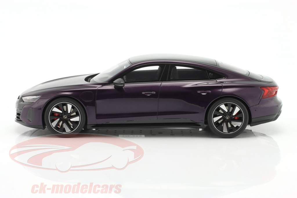Audi RS E-tron GT Año de construcción 2021 violeta 1:18 GT-Spirit