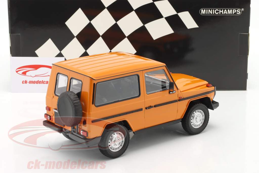 Mercedes-Benz G-Modell 短い (W460) 建設年 1980 オレンジ 1:18 Minichamps