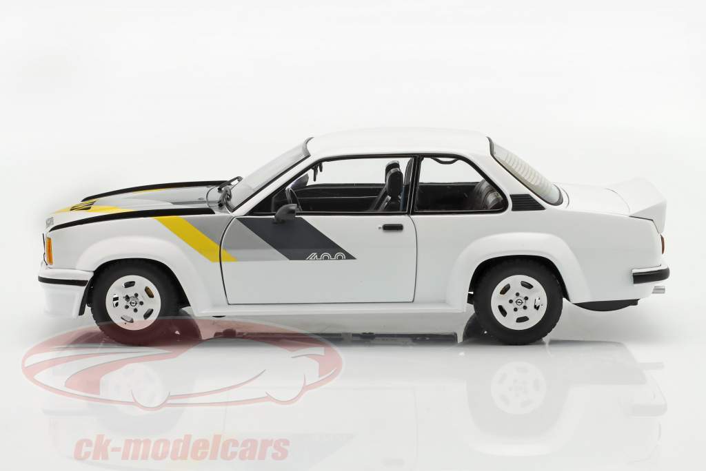Opel Ascona 400 Année de construction 1982 Blanc / jaune / Gris / le noir 1:18 Sun Star