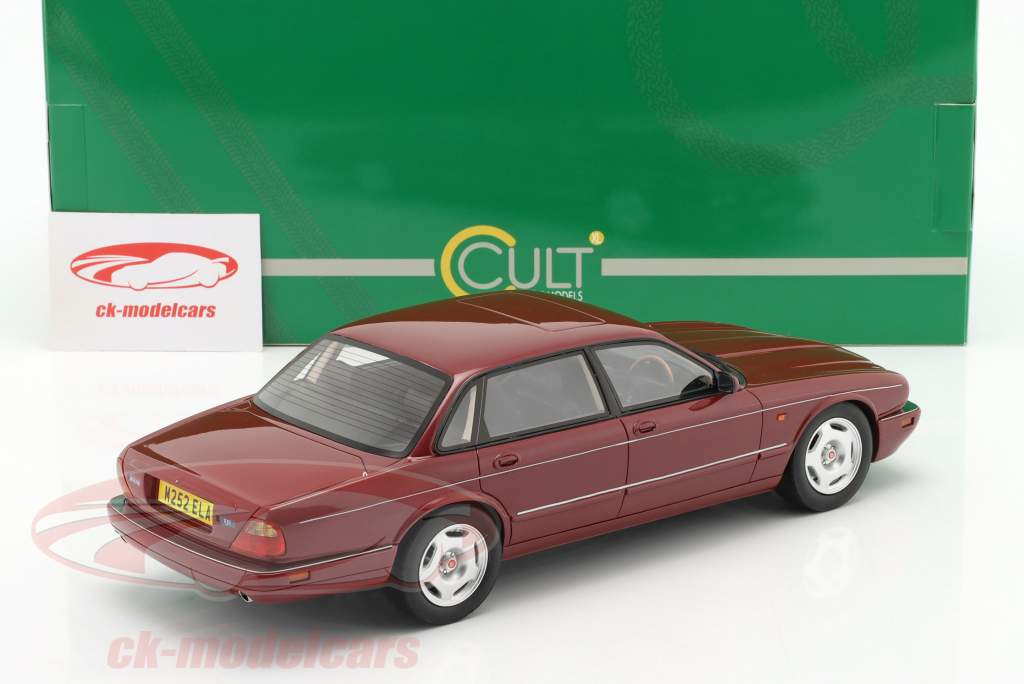 Jaguar XJR X300 Año de construcción 1995 vino rojo metálico 1:18 Cult Scale