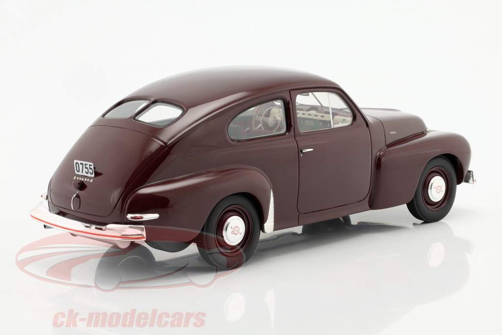 Volvo PV444 year 1947 maroon 1:18 Cult Scale