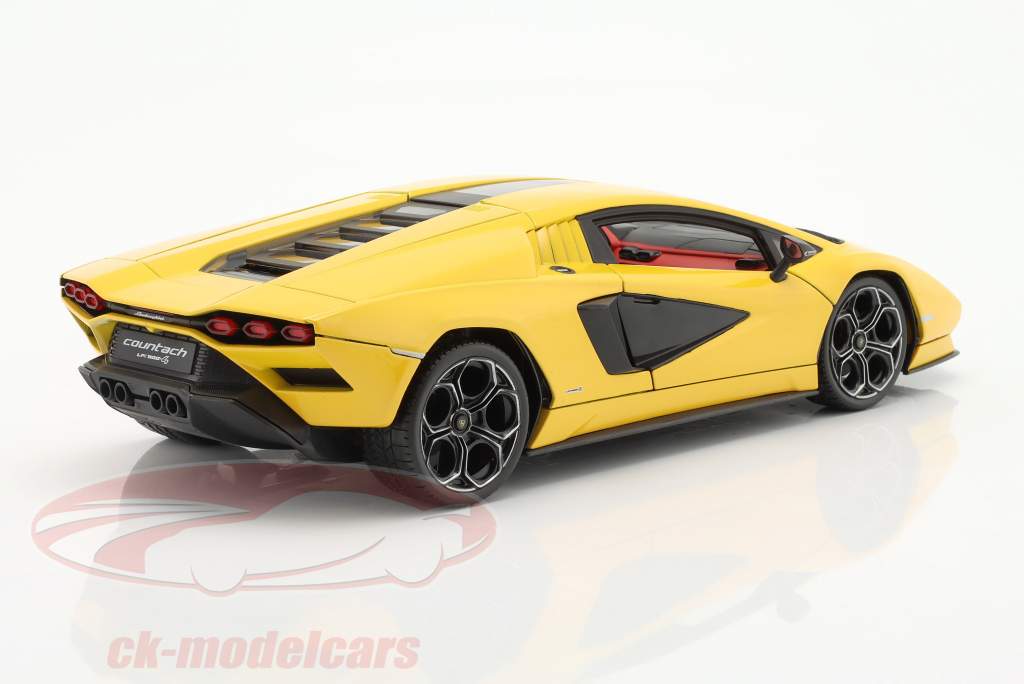 Lamborghini Countach LPI 800-4 建設年 2022 黄色 1:18 Maisto
