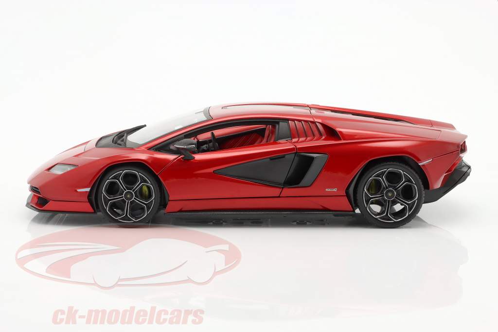 Lamborghini Countach LPI 800-4 Año de construcción 2022 rojo 1:18 Maisto