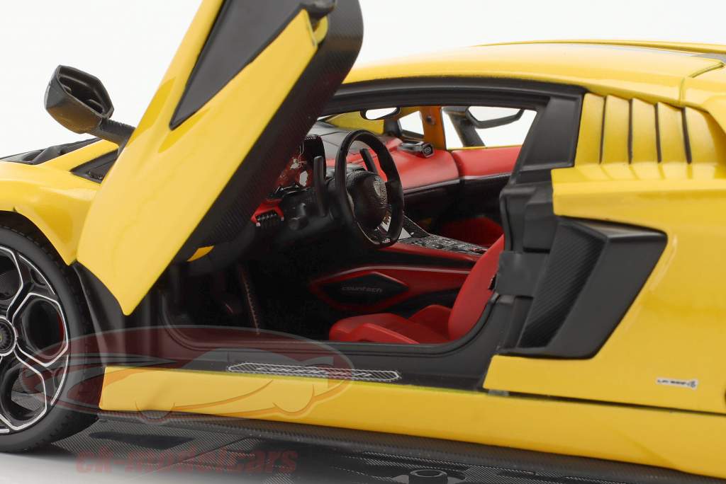 Lamborghini Countach LPI 800-4 Byggeår 2022 gul 1:18 Maisto
