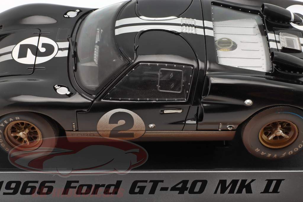 Ford GT40 MK II #2 ganadores 24h LeMans 1966 1:18 ShelbyCollectibles / 2da elección